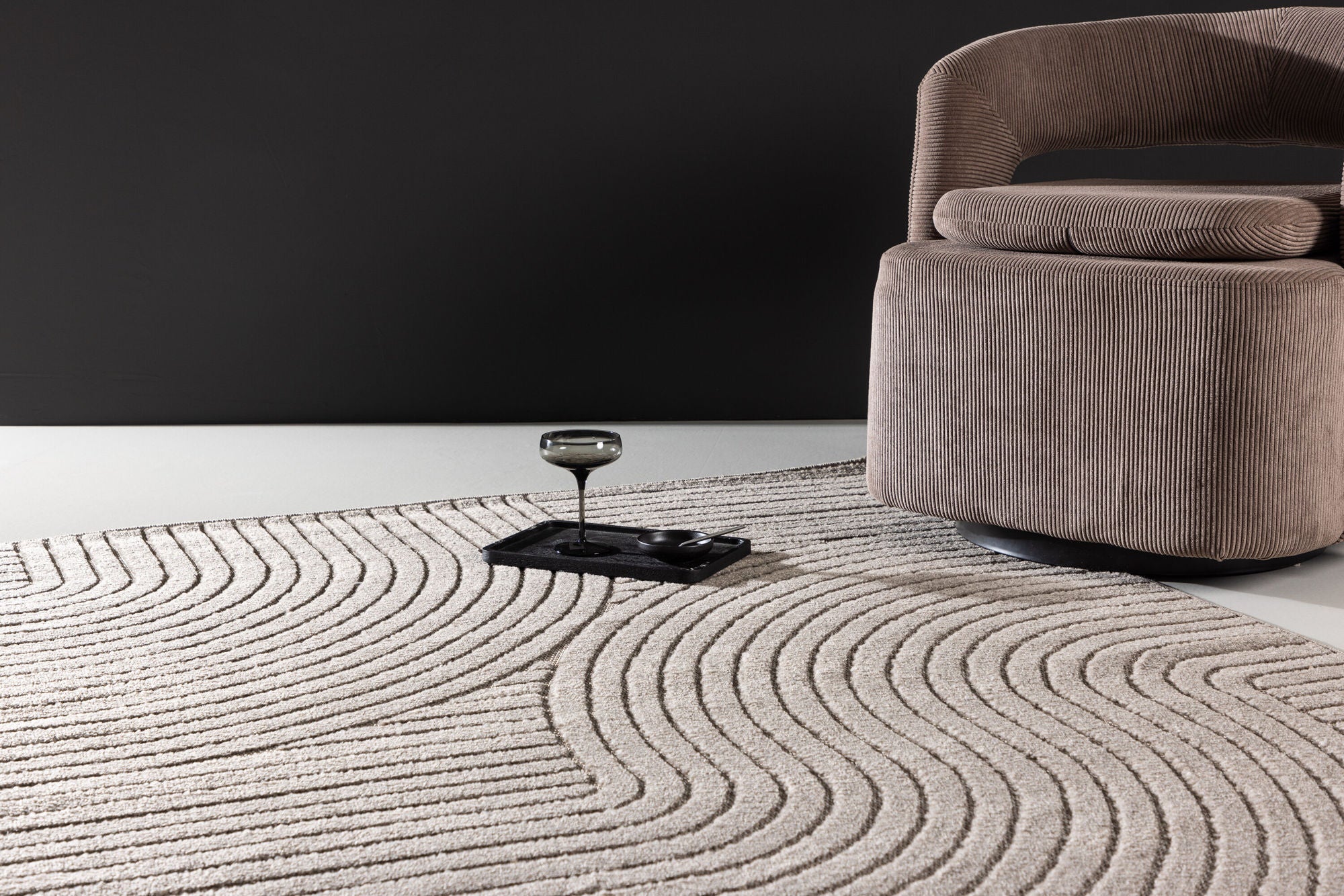 Arden Vloerkleed – Modern Lijnenspel – Bruin – 290×200 cm